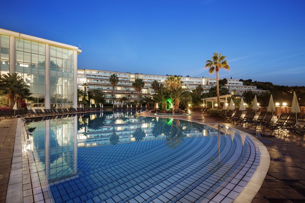 Kusadasi - Pine Bay Holiday Resort 5*