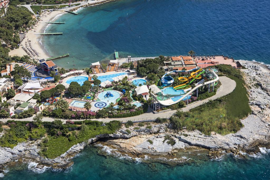 Kusadasi - Pine Bay Holiday Resort 5*